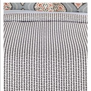 Brand new Niche duvet queen.